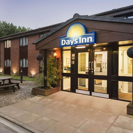 Days Inn Bridgend Cardiff Экстерьер фото